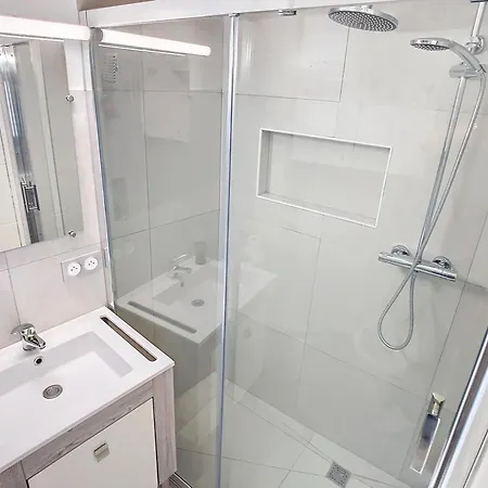 شقة Lovely, Modern Studio With Sea View 117
