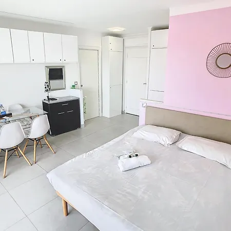 아파트 Lovely, Modern Studio With Sea View 117 *